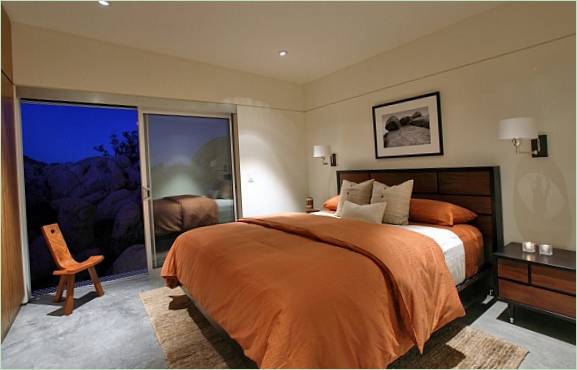 L'interno di una camera da letto in una casa di campagna