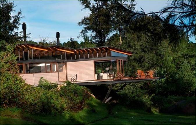 Villa in legno su palafitte