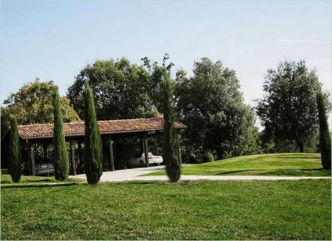 Parcheggio auto presso la villa Casa Bramasole in Italia