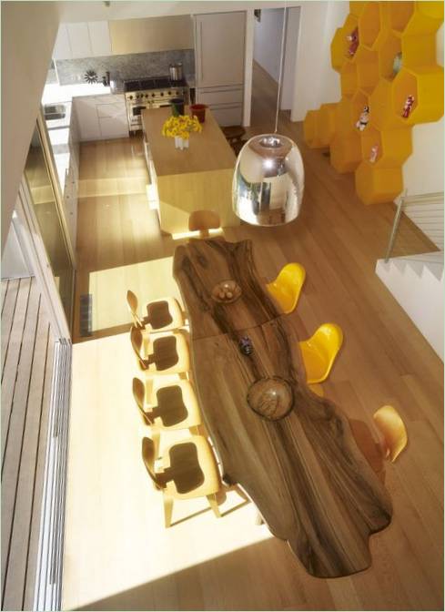 Design interno di una cucina con zona pranzo