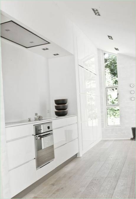 Design degli interni di una cucina bianca