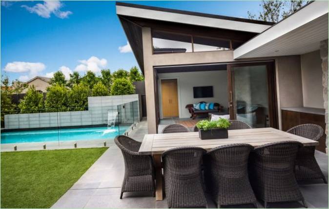 Terrazza estiva di Malvern East Mansion di Canny Architects