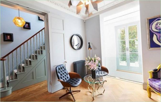 Posti a sedere alla finestra di Sutherland Place, Londra