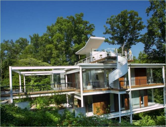 L'esterno della residenza di Raleigh