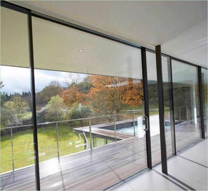 Porte scorrevoli in vetro in una villa inglese