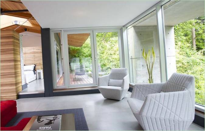 Un robusto cottage immerso nel verde a Vancouver