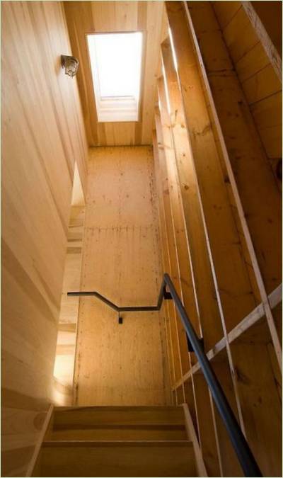 Scala in legno interconnessa