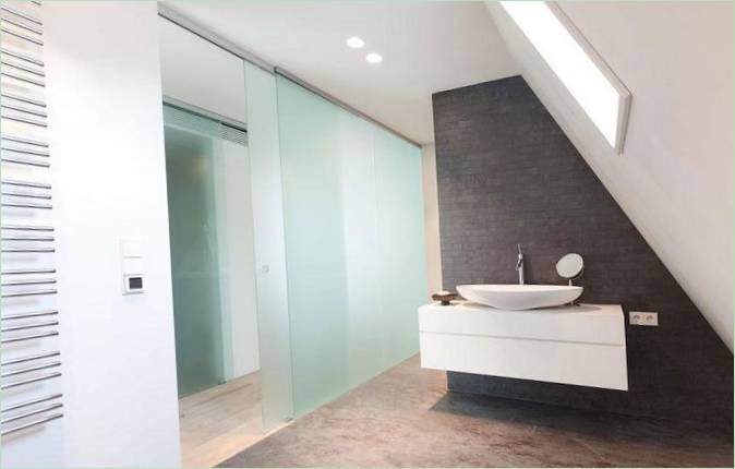 Un bellissimo lavabo alla Casa N di Roma