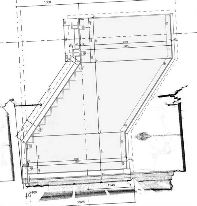 Schema di costruzione di scale insolite tra le case Foto - 02
